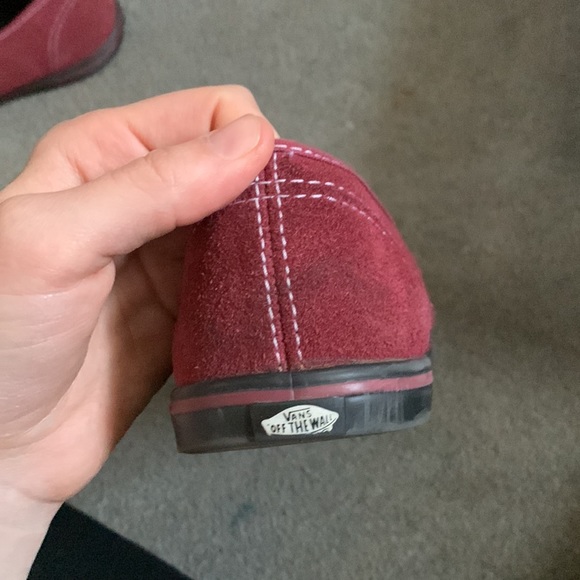Maroon vans - Picture 3 of 8